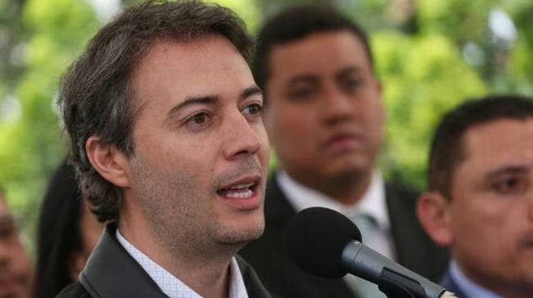 Colombia. El alcalde de Medellín reiteró la necesidad de eliminar los vehículos a gasolina