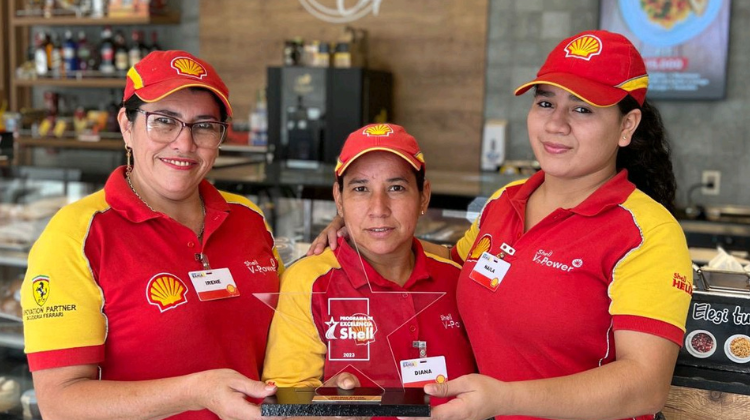Paraguay.  Shell Bahía 2000 fue seleccionada como la mejor estación del país en “Salud, Seguridad y Medio Ambiente”