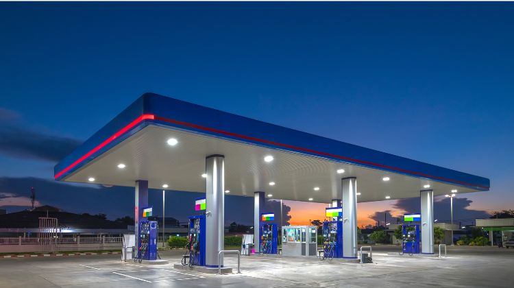 Latam.  El brillo del futuro: Los beneficios de las luces LED para los propietarios de Estaciones de Servicio