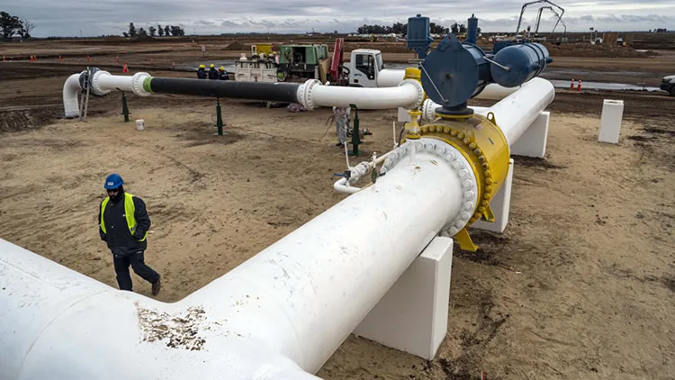 Argentina.  El gasoducto Néstor Kirchner comienza a aportar gas y las Estaciones de GNV se verán beneficiadas