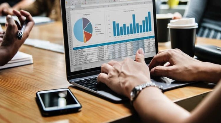 Latam.  Estaciones de Servicio: Cómo el Software DEBO mejora la experiencia del cliente