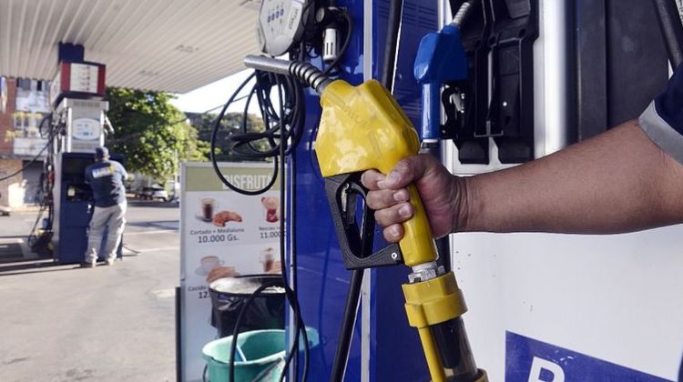 Paraguay. ¿Cómo afectan las importaciones de combustible al precio del consumidor final?
