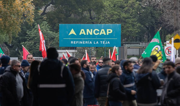 Uruguay. ANCAP dispuso no pagar compensaciones por horario rotativo al personal no esencial