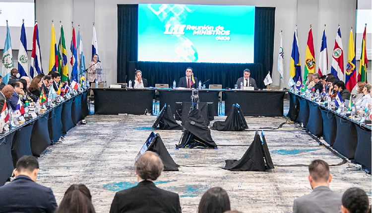 Uruguay.  Uruguay fue designado anfitrión de la “VIII Semana de la Energía”