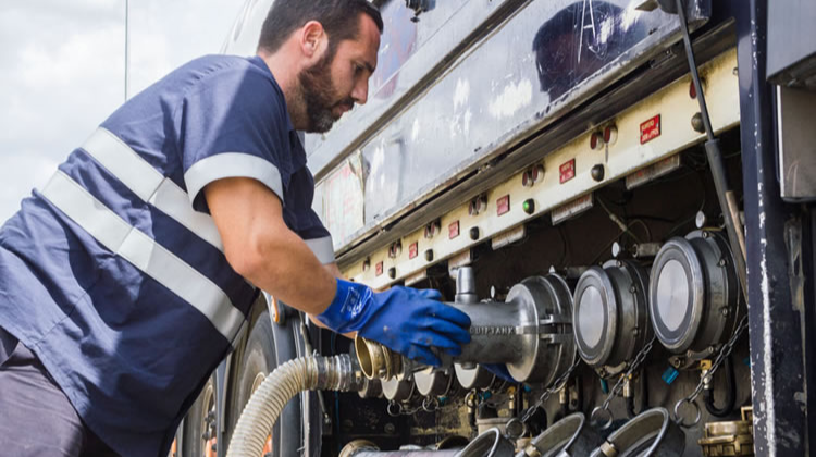 Perú.  ¿Cuáles son las claves para la recepción y la descarga de camiones de cisterna de combustibles?