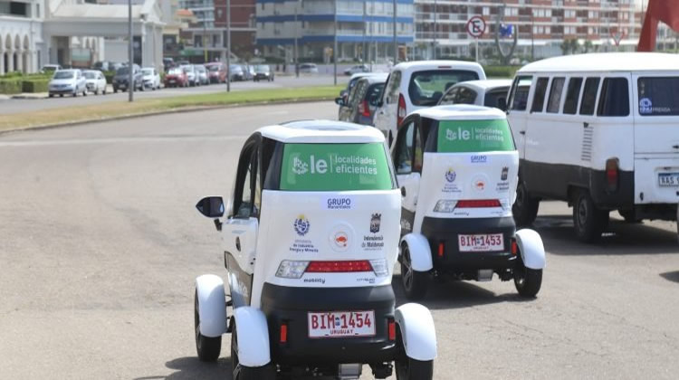 Uruguay.  Más puntos de carga y pago a través de tarjetas agilizan circulación de vehículos eléctricos en Uruguay