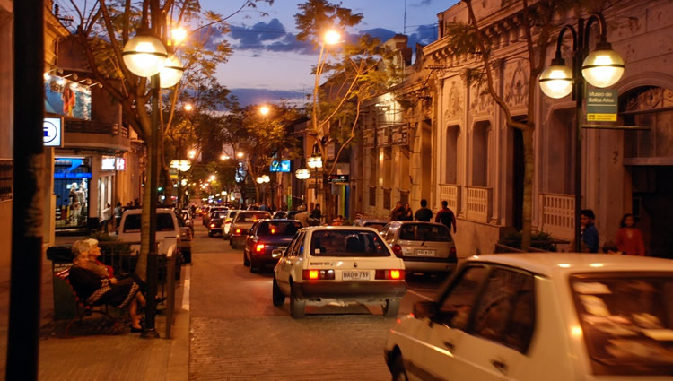 Uruguay.  Se equiparó el costo de la nafta Súper 95 en la frontera con Argentina