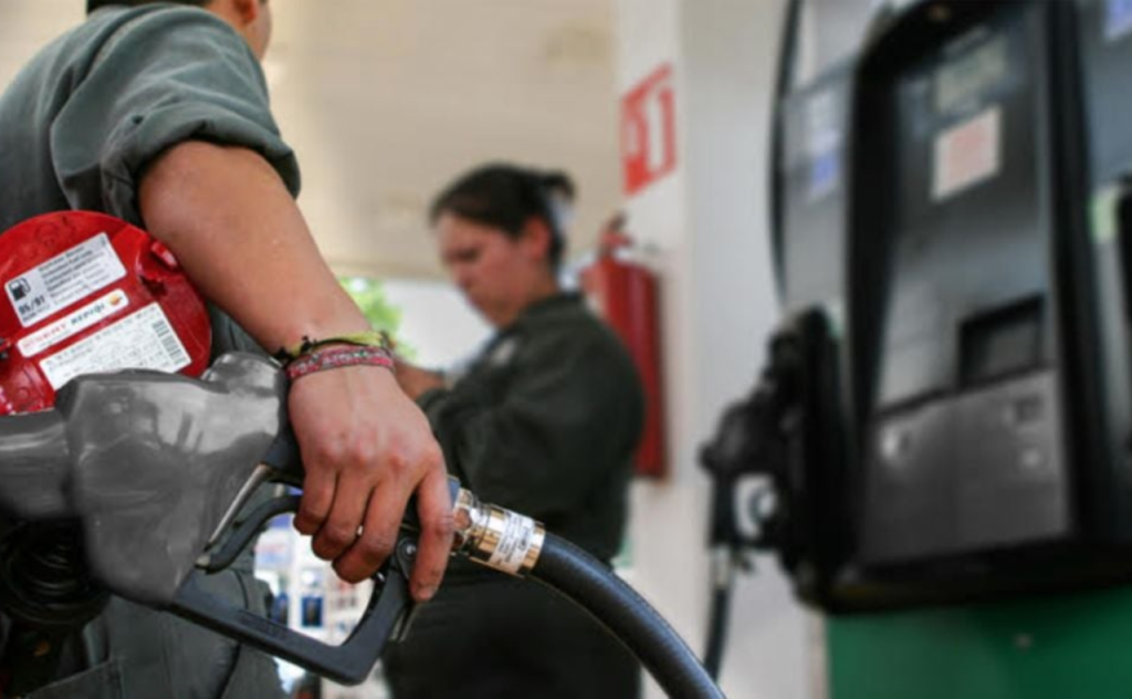 La inspección técnica es clave en estaciones de servicio de Colombia. INCOTEC garantiza seguridad y cumplimiento normativo en el manejo de combustibles.