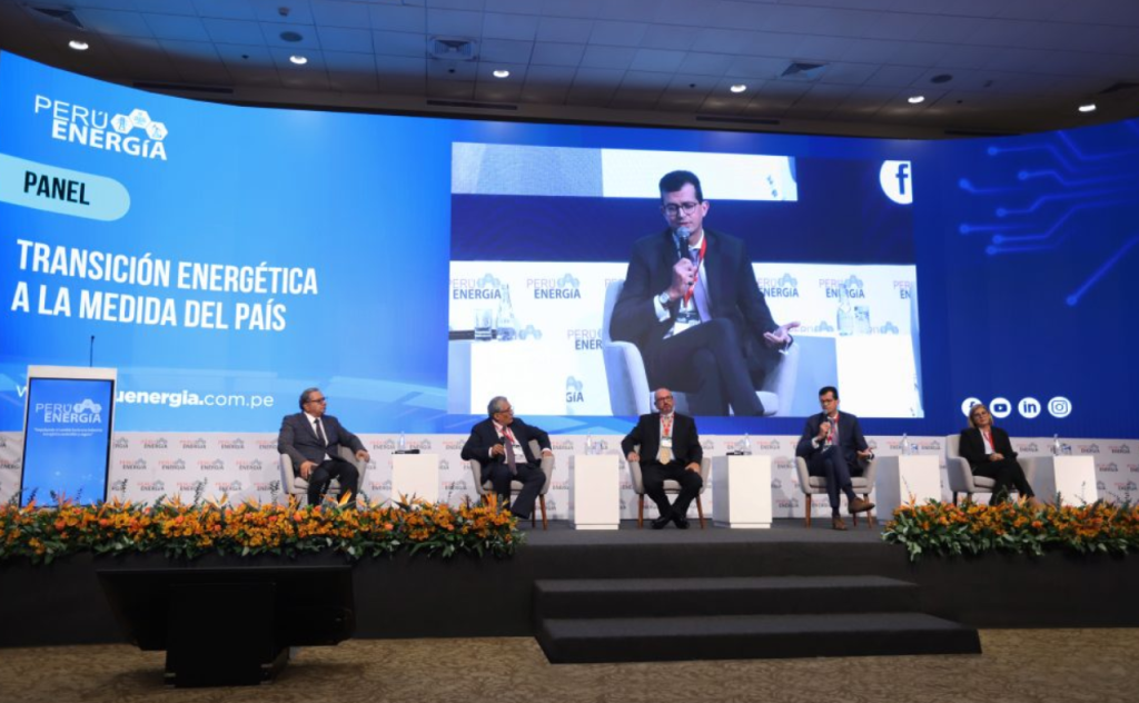 Perú Energía Sur discute el GLP vehicular como clave para la movilidad económica y sostenible en el sur del país. Desafíos y oportunidades de inversión