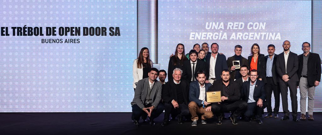 YPF premió a sus Estaciones de Servicio destacadas en el Programa +YPF. Reconocen la excelencia operativa, atención al cliente e innovación en el país.