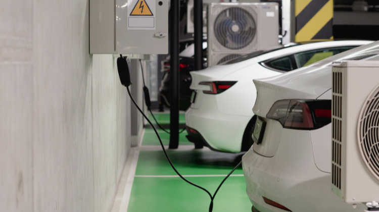 Colombia.  El país debería tener 2500 puntos de carga y solo cuenta con 300: expertos aseguran que existe una deuda con la electromovilidad