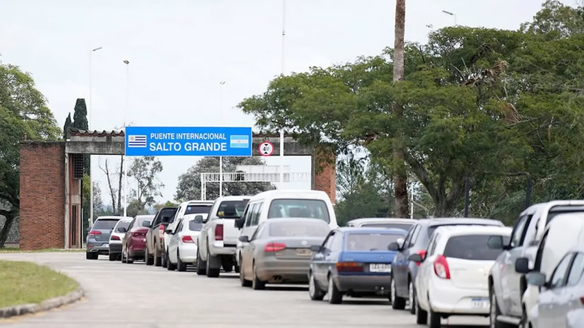 Uruguay.  El Gobierno aprobó subir el IMESI en fronteras hasta un 35 por ciento
