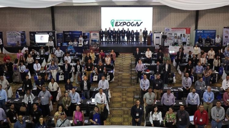 México.  AMPES reunió a autoridades, empresas y proveedores en Monterrey para trazar la hoja de ruta del sector gasolinero