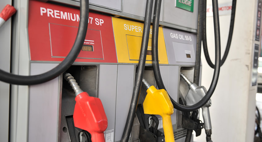 Uruguay.  El retroceso del crudo internacional habilita margen para revisar los precios en el surtidor