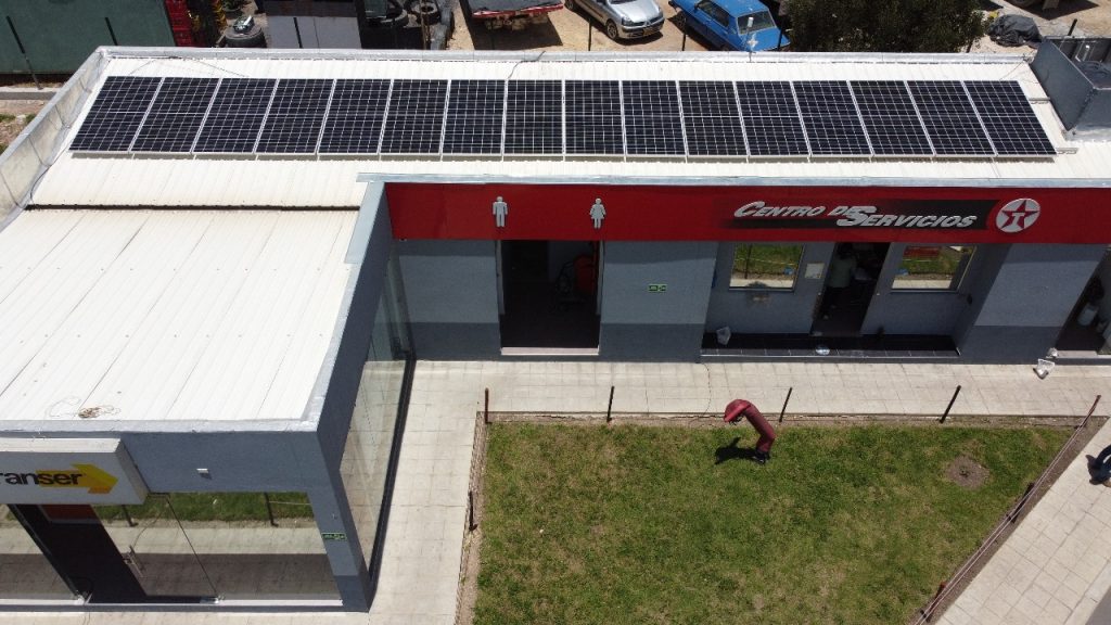 paneles solares estación de servicio