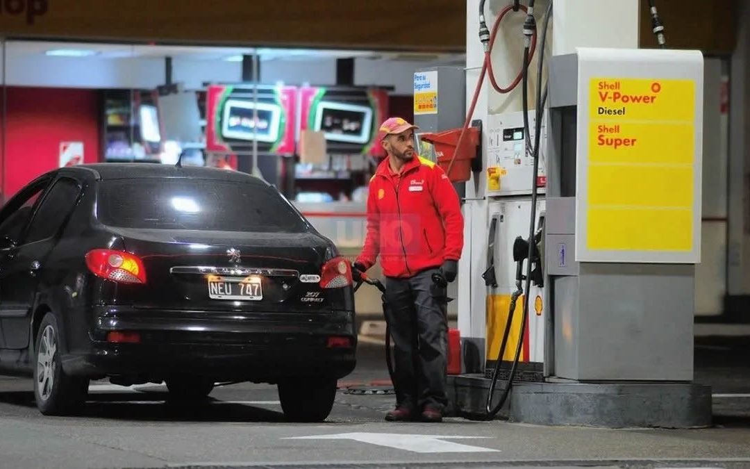 Argentina.  Balance 2025: se desplomó la venta de gasoil y los combustibles premium ganaron terreno