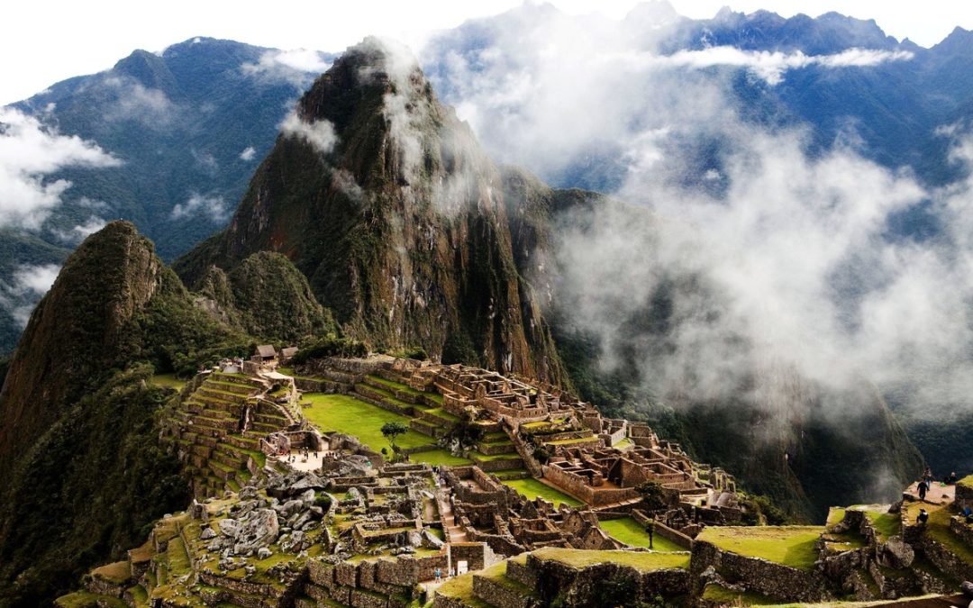 Perú.  OSINERGMIN aclaró que no respalda el traslado informal de combustibles en la ruta a Machupicchu