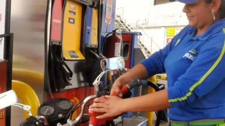 Colombia.  Baja en el precio de la gasolina corriente: el Gobierno intensifica los controles en Estaciones de Servicio