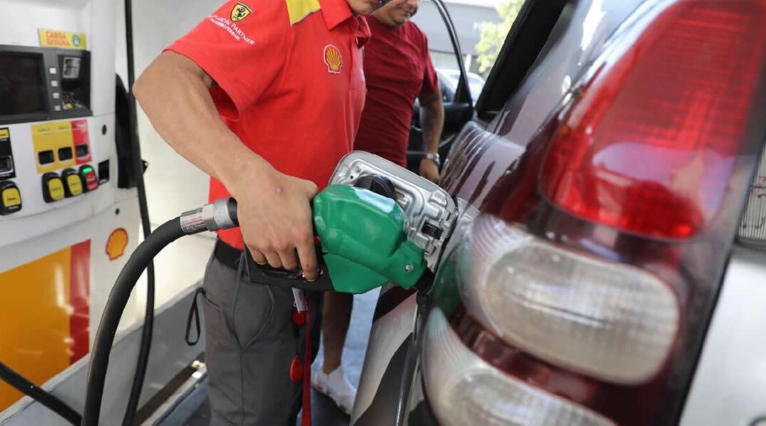 Argentina.  Cuánto influye el precio del petróleo en el valor de los combustibles