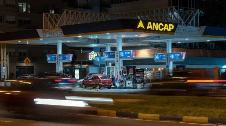 Uruguay.  Crece el alcance del IMESI, suben las ventas de combustibles en la frontera pero caen en Montevideo
