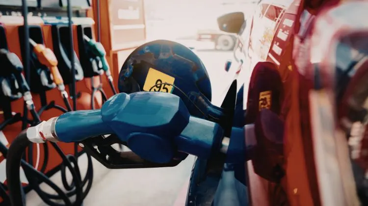 Colombia.  Combustibles: advierten por un nuevo aumento desde abril ante la suba del crudo