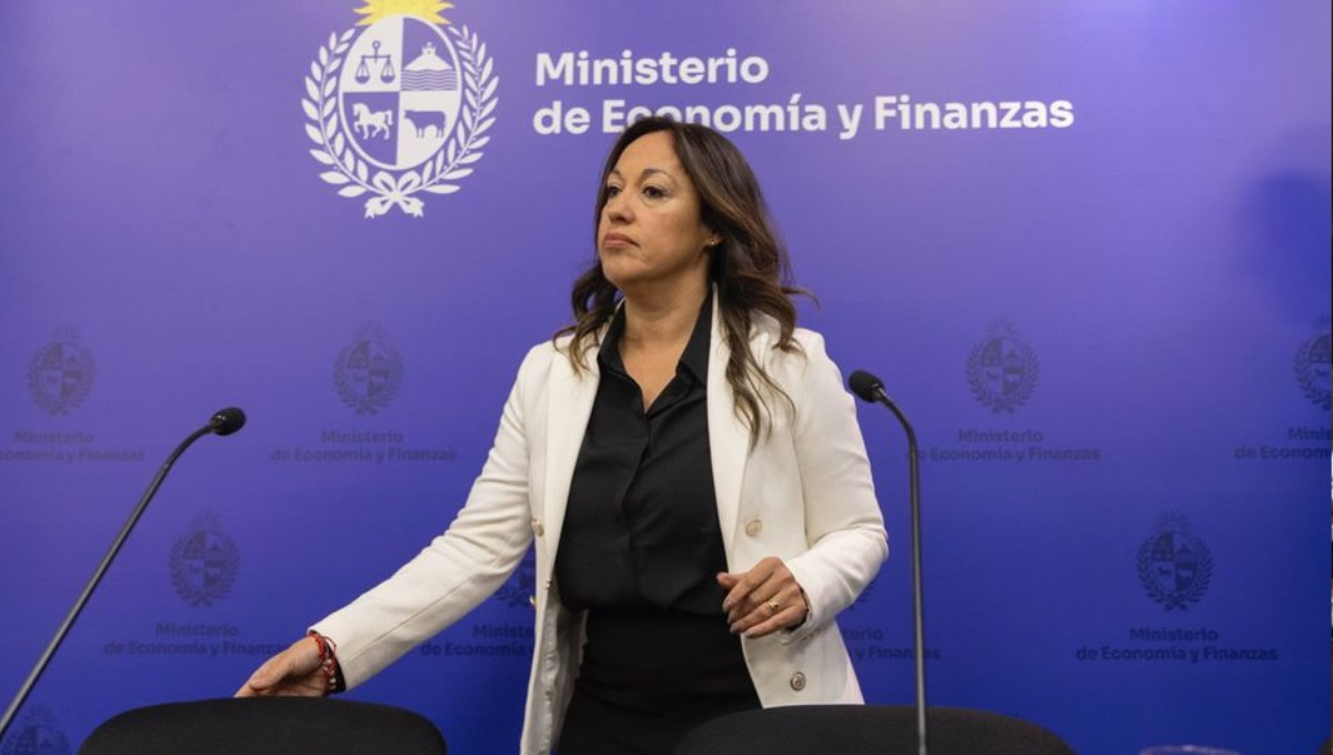 Fernanda Cardona Abastecimiento de combustibles en Uruguay