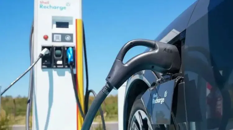 Argentina.  Electromovilidad y seguros: ¿Qué deben tener en cuenta las estaciones antes de instalar cargadores?