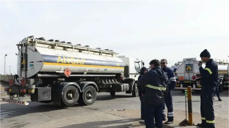 Uruguay.  ¿Habrá combustible suficiente el fin de semana? El paro en Paysandú genera dudas