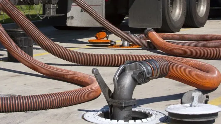 Colombia.  Los bloqueos en Santander ponen en alerta al abastecimiento de combustibles en Estaciones de Servicio