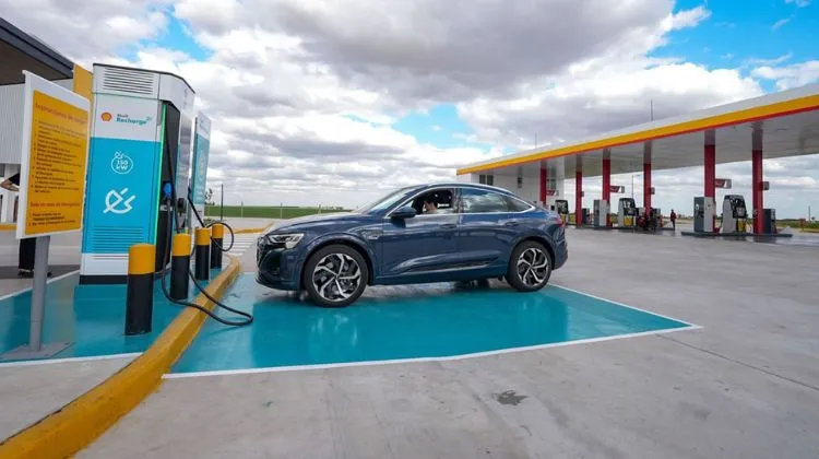 Argentina.  Las Estaciones de Servicio deberán incorporar obligatoriamente cargadores para autos eléctricos