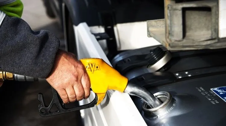 Costa Rica.  ¿Qué determina el precio de los combustibles además del valor internacional del petróleo?