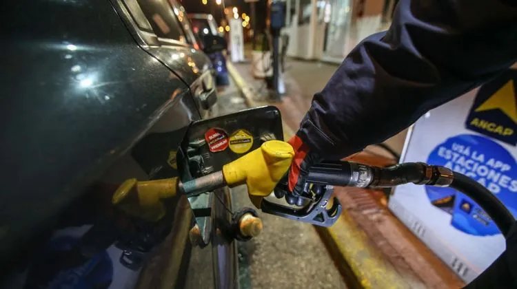 Precios de combustibles en Uruguay junio 2026