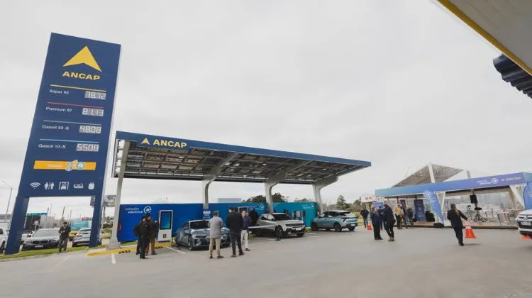 Uruguay.  DUCSA profundiza la diversificación de su negocio y transforma la experiencia en las estaciones ANCAP