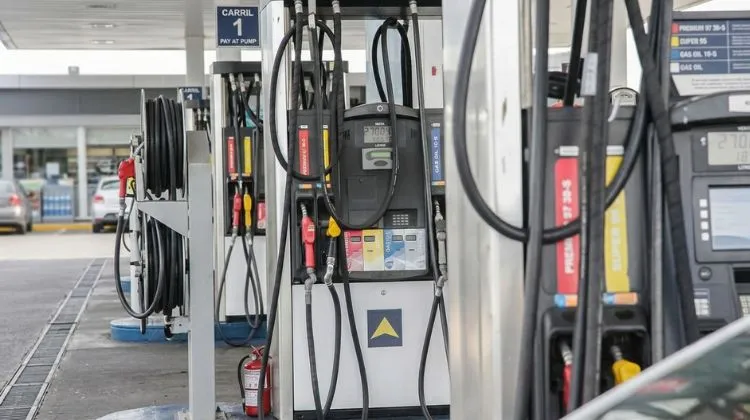 Uruguay.  Según URSEA el precio de referencia de las naftas se ubica casi 6 por ciento por debajo de los vigentes