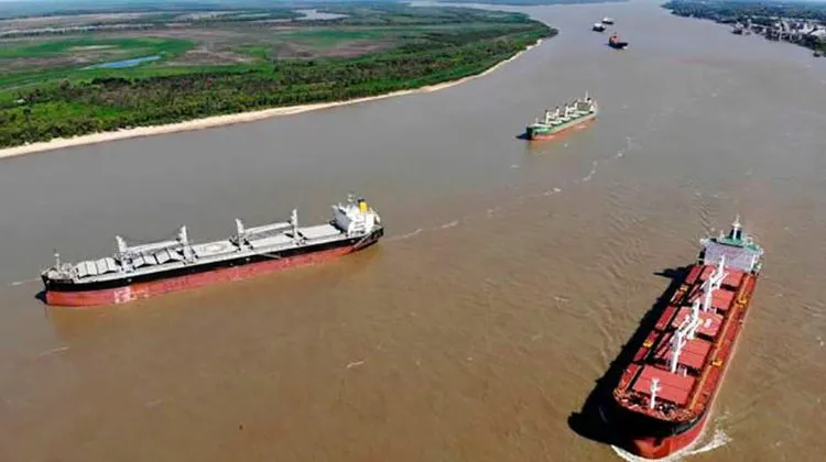 El peaje de la Hidrovía en el tramo argentino amenaza con elevar el costo de importación de combustibles en Paraguay