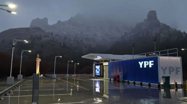 Argentina.  Tras su paso por Pinamar, la Estación de Servicio Móvil de YPF inicia una nueva etapa en la Patagonia