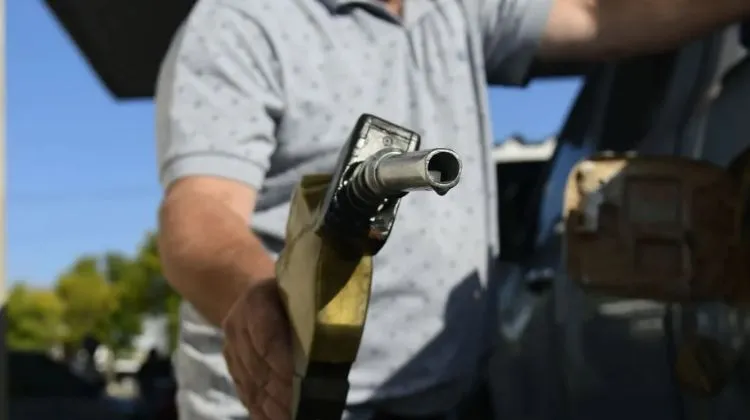 Las estaciones de servicio de Uruguay advierten que un aumento del gasoil agravara la caida de ventas Las estaciones de servicio de Uruguay advierten que un aumento del gasoil agravara la caida de ventas