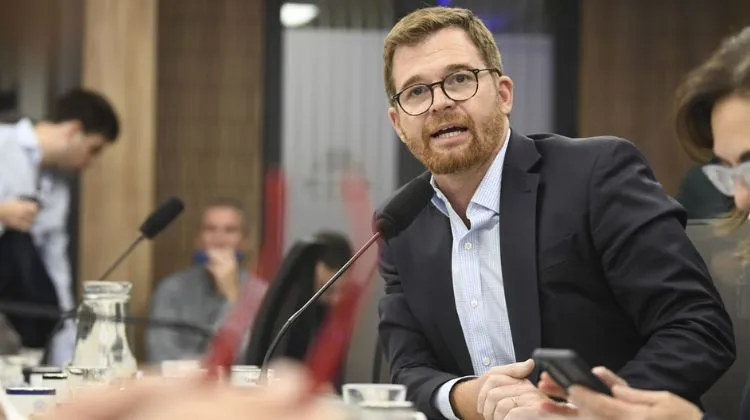 Argentina.  El Congreso busca dar alivio a las Estaciones de Servicio con menos costos, créditos y beneficios fiscales