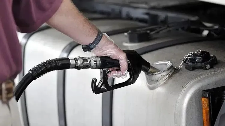 La regularizacion del autoconsumo en Mexico pone en jaque la venta de diesel en gasolineras