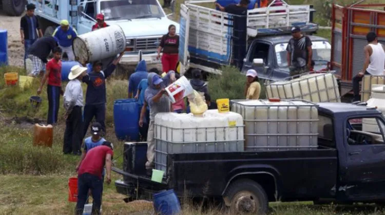 México.  Pemex pierde 71 millones de pesos por día mientras surgen centros de procesamiento ilegal