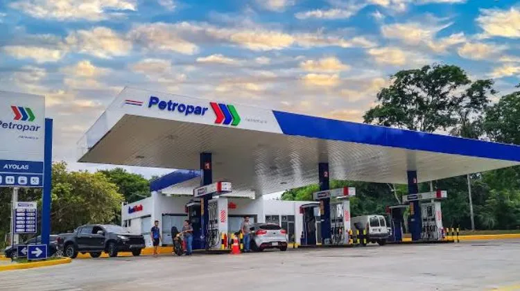 Petropar vuelve a tensar la competencia en los surtidores Petropar vuelve a tensar la competencia en los surtidores
