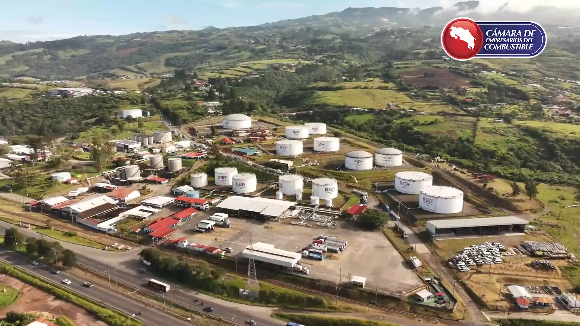 documental revela el detras de escena de la red de distribucion de combustibles en Costa Rica 1
