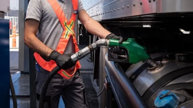 Ministerio de Minas y Energia cambio en una semana el listado de Grandes Consumidores y dejo afuera a 377 empresas