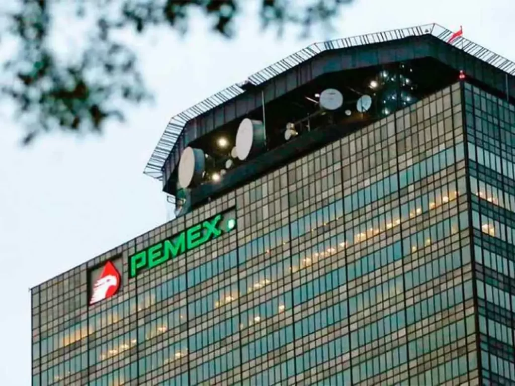 Pemex pierde US104 millones al mes por contener el precio de los combustibles