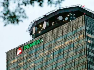 Pemex pierde US104 millones al mes por contener el precio de los combustibles