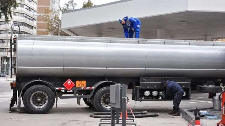 Por que ya no es necesario subir a los camiones cisternas durante la descarga de combustible