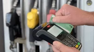 Tregua en las estaciones Anadegas suspende la desconexion de verifones y se podra seguir pagando con tarjeta