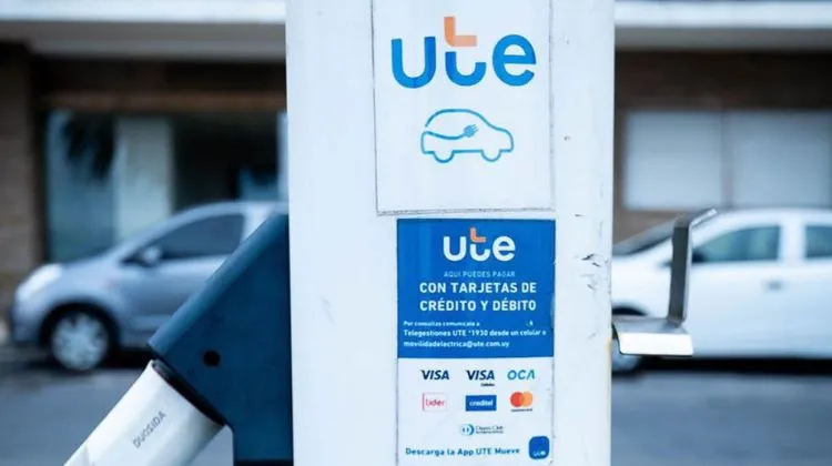 Casi la mitad de los usuarios de autos electricos sufren fallas en la red publica de carga