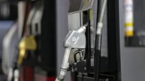El Gobierno mueve la ficha de los combustibles que pasa con la gasolina y el ACPM en octubre