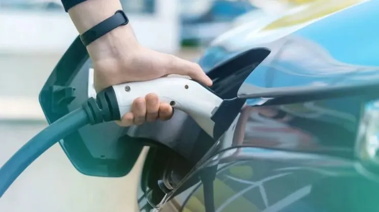 El negocio de los combustibles ante un nuevo escenario los electricos ya generan US1.157 millones de ahorro
